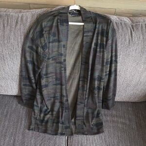 Sanctuary Black, Brown and Green Camo Cardigan With Side Pockets